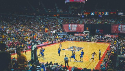 mk体育:NBA总决赛激战正酣 勇士队主场逆转凯尔特人夺赛点