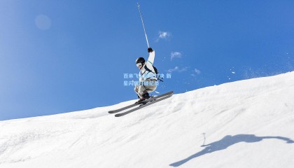 mk体育资讯|百米飞人巅峰对决 新星闪耀打破纪录